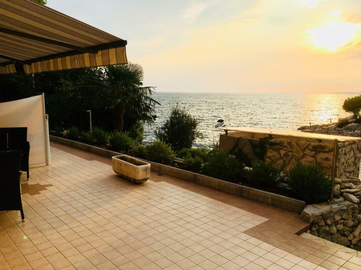 Premium Apartments Joy Примоштен Экстерьер фото