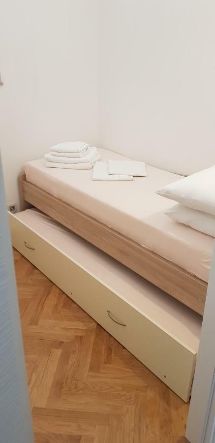 Premium Apartments Joy Примоштен Экстерьер фото