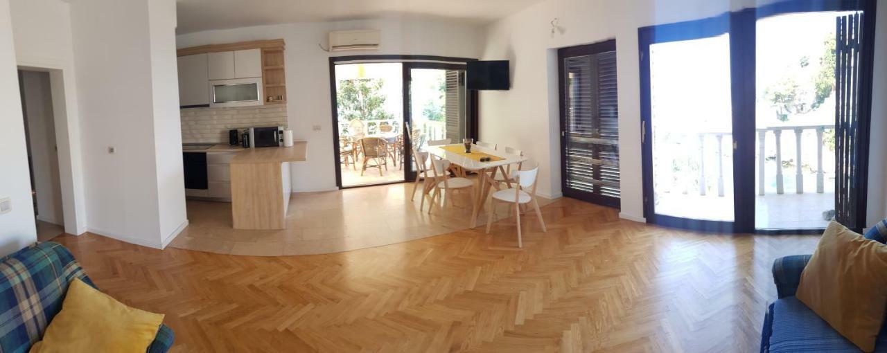 Premium Apartments Joy Примоштен Экстерьер фото